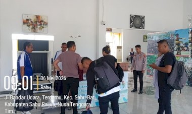 Personel-Polres-Sabu-Raijua-Laksanakan-Pengamanan-Penerbangan-Susi-Air-di-Bandara-Tardamu