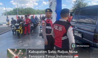 Patroli-Presisi-Sat-Sabhara-Polres-Sabu-Pantau-Distribusi-BBM-di-SPBU-Eilode