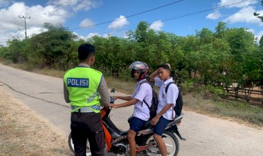 Sat-Lantas-Polres-Sabu-Raijua-Laksanakan-Kegiatan-Patroli-dan-Himbauan-Kamseltibcarlantas 