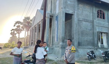 Aman-dan-Khidmat,-Ibadah-Kenaikan-Yesus-Kristus-di-gereja-GMIT-Imanuel---Ligu-Berjalan-dengan-aman-Dibawah-Pengamanan-Polri