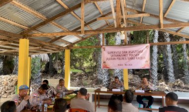 Kapolres-Sabu-Raijua-Turun-Langsung-Supervisi-Polsek-Sabu-Timur,-Tegaskan-Disiplin-dan-Pelayanan-Humanis