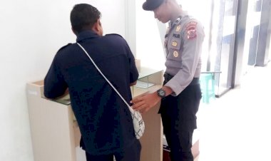 Personel-Pamobvit-Sat-Samapta-Polres-Sabu-Raijua-Perketat-Pengamanan-Objek-Vital-Perbankan-Demi-Rasa-Aman-Nasabah
