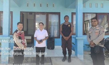 Patroli-Humanis-ke-Sekolah,-Polsek-Sabu-Timur-Ajak-SMA-Negeri-1-Sabu-Tengah-Jaga-Kamtibmas-Bersama