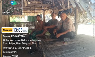 Dekat-dengan-Warga,-Unit-Binmas-Polsek-Hawu-Mehara-Gencarkan-Edukasi-Kamtibmas-di-Desa-Molie.