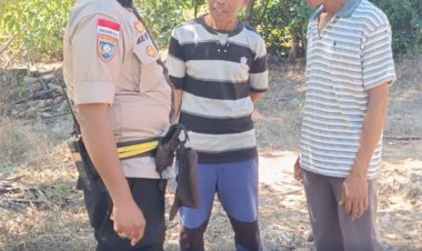 Bersama-Warga-Jaga-Desa-Aman,-Binmas-Polsek-Hawu-Mehara-Sosialisasikan-Hukum-dan-Kamtibmas-di-Desa-Pedarro