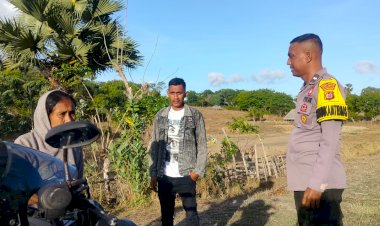 Cegah-Gangguan-Kamtibmas,-Bhabinkamtibmas-Desa-Gurimonearu-Gencarkan-Edukasi-Bahaya-Hoaks-dan-Penipuan-Online