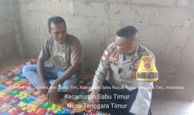 Wujud-Kepedulian-Polri,-Bhabinkamtibmas-Sambangi-Warga-dan-Ajak-Jaga-Kebersihan-Lingkungan