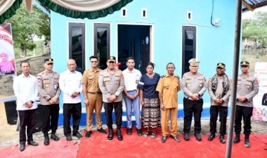 Kapolda-NTT-Tebar-Kepedulian-di-Takari,-Rumah-Harapan-Jadi-Kado-HUT-ke-80-Bhayangkara-untuk-Warga
