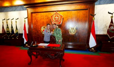 *Kapolri-Perkuat-Soliditas-TNI-Polri-Lewat-Silaturahmi-dengan-Panglima-TNI-di-Mabes-TNI*