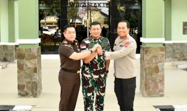 Perkuat-Soliditas-TNI,-Polri,-dan-Kejaksaan,-Kapolda-NTT-Gelar-Silaturahmi-Bersama-Danrem-161/Wirasakti-dan-Kajati-NTT