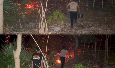 Sigap-Padamkan-Kebakaran-Lahan,-Patroli-Presisi-Sat-Samapta-Polres-Sabu-Raijua-Hadir-Jaga-Kamtibmas-dan-Keselamatan-Warga
