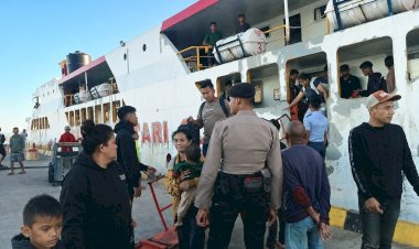 Pastikan-Keamanan-Penumpang,-KP3-Laut-Seba-Barat-Laksanakan-Pengamanan-Kapal-Cantika-Lestari-9C