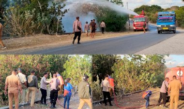 Kebakaran-Lahan-Kosong-di-Desa-Ledeana,-Polsek-Sabu-Barat-Bersama-Tim-Gabungan-Berhasil-Padamkan-Api