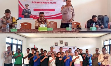 Polisi-Datang,-Warga-Bicara:-Jumat-Curhat-di-Roboaba-Jadi-Ruang-Cari-Solusi-Bersama