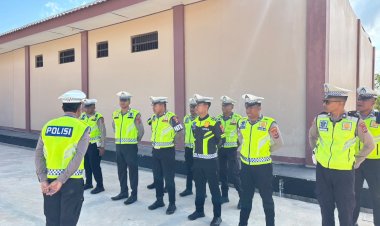 Perkuat-Disiplin-dan-Profesionalisme,-Kasat-Lantas-Polres-Sabu-Raijua-Beri-Arahan-kepada-Personel.