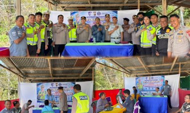 Sehat-Bersama-Polantas,-Warga-Sabu-Raijua-Antusias-Ikuti-Pemeriksaan-Kesehatan-Gratis