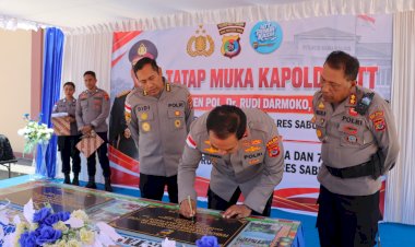 Kunjungan-Kerja-Kapolda-NTT,-Resmikan-Barak-Siaga-dan-7-Rumah-Dinas-Polres-Sabu-Raijua