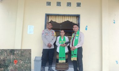 Jaga-Kekhidmatan-Ibadah-Minggu,-Bhabinkamtibmas-Hadir-Pastikan-Situasi-Aman-dan-Kondusif-di-Ledeunu