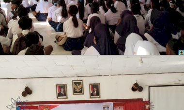 Cegah-Bullying,-Narkoba,-dan-Bahaya-Pornografi,-Sat-Binmas-Polres-Sabu-Raijua-Edukasi-150-Siswa-SMPN-1-Sabu-Barat