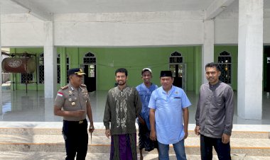 Jumat-Keliling-di-Masjid-An-Nur-Seba,-Kapolres-Sabu-Raijua-Tebar-Pesan-Damai-dan-Persaudaraan