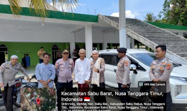 Dekat-dengan-Masyarakat,-Jumat-Keliling-Sat-Binmas-Polres-Sabu-Raijua-Perkuat-Silaturahmi-dan-Jaga-Kamtibmas