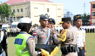 Tekan-Angka-Kecelakaan-dan-Pelanggaran,-Kapolda-NTT-Pimpin-Upacara-Gelar-Pasukan-Operasi-Patuh-Turangga-2026