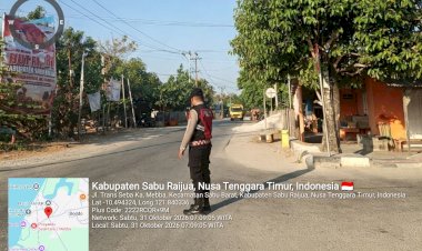 Polisi-Hadir-di-Pagi-Hari,-Sat-Samapta-Polres-Sabu-Raijua-Tegur-Pengendara-Tak-Tertib-Berlalu-Lintas