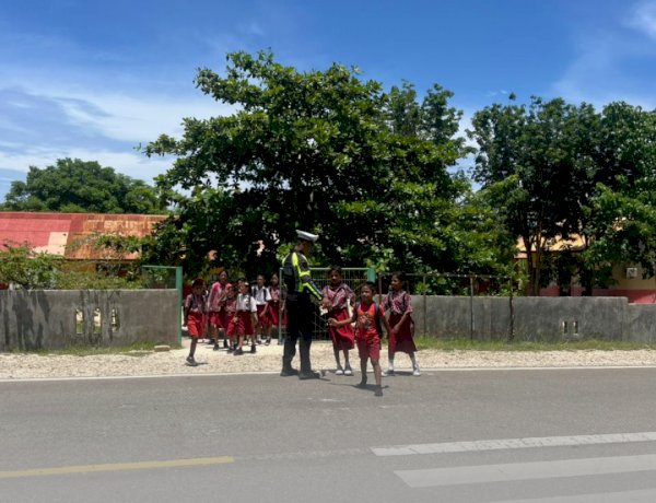 Sat Lantas Polres Sabu Raijua Laksanakan Patroli dan Himbauan Lalulintas di Jalan Trans Seba