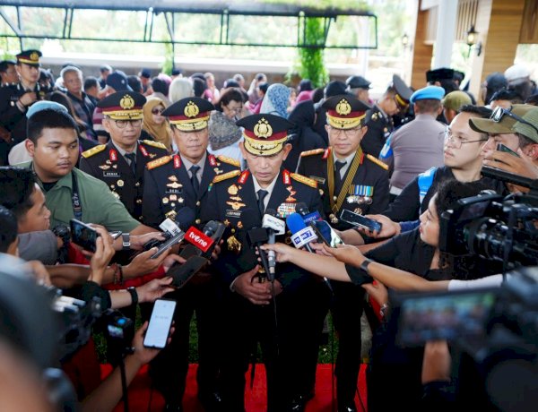 Hadiri Pemakaman, Kapolri: Pesan Eyang Meri Jadi Inspirasi dan Semangat Keluarga Besar Polri 