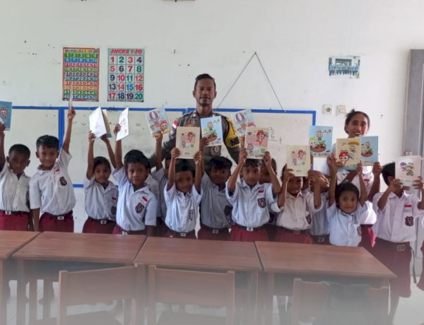 Bhabinkamtibmas Laksanakan Giat Polisi Peduli Pendidikan di SD Negeri Lobolauw