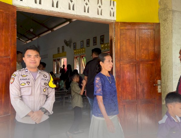 Demi kenyamanan dalam ibadah Polres Sabu Raijua melaksanakan pengamanan dibeberapa Gereja