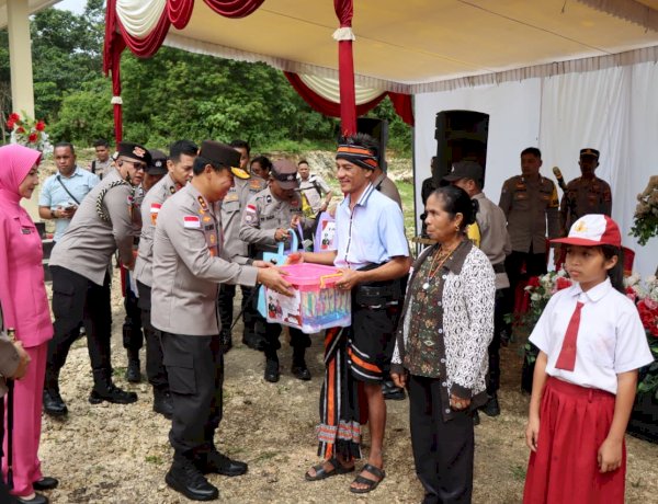Kapolda NTT Berbagi Tali Asih di Peresmian Pospol Umbu Ratu Nggay Barat, Wujud Semangat “NTT Penuh Kasih
