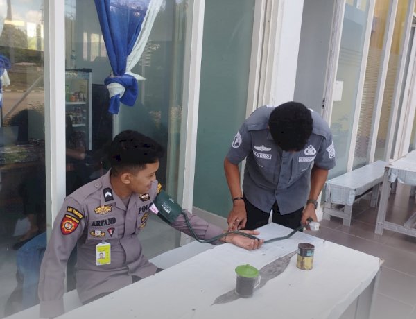 Dalam mendukung kelancaran tugas pengamanan pelayanan hari raya paskah Dokkes Polres Sabu Raijua lakukan pengecekan Kesehatan Personil