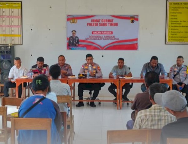 Polsek Sabu Timur Gelar “Jumat Curhat” di Desa Matei, Warga Sampaikan Berbagai Keluhan