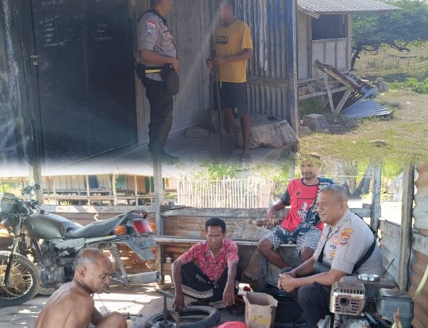 Kanit binmas Polsek Hawu Mehara Door To Door System (DDS) ke warga masyarakat