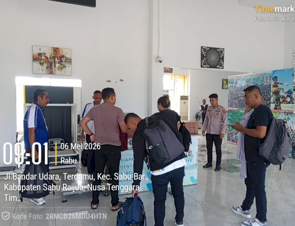 Personel Polres Sabu Raijua Laksanakan Pengamanan Penerbangan Susi Air di Bandara Tardamu