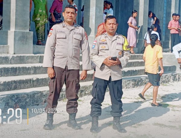 Bhabinkamtibmas Lakukan Pengamanan Gereja di Imanuel Ligu, Desa Daieko