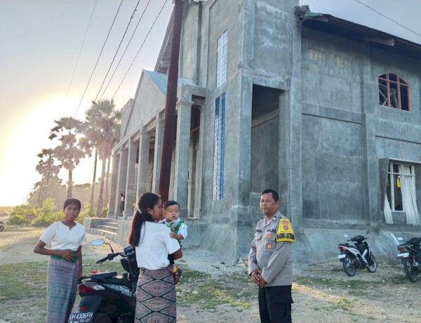 Aman dan Khidmat, Ibadah Kenaikan Yesus Kristus di gereja GMIT Imanuel - Ligu Berjalan dengan aman Dibawah Pengamanan Polri
