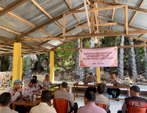 Kapolres Sabu Raijua Turun Langsung Supervisi Polsek Sabu Timur, Tegaskan Disiplin dan Pelayanan Humanis