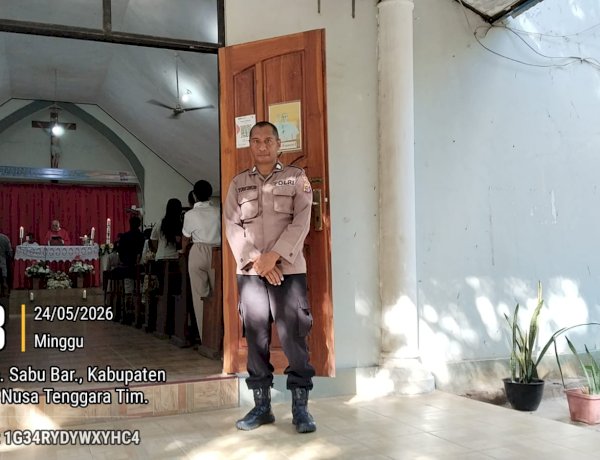 Polri Hadir Beri Rasa Aman, Ibadah Minggu di Gereja Katolik Santo Paulus Seba Berjalan Khidmat