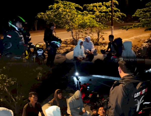 Jaga Keamanan Malam Hari, Patroli Presisi Polres Sabu Raijua Sambangi Titik Rawan dan Kelompok Remaja