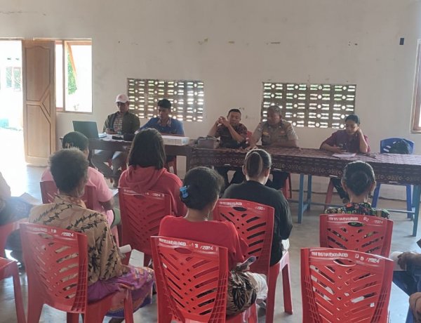 Cegah Kekerasan Seksual terhadap Anak, Unit Binmas Polsek Hawu Mehara Gelar Penyuluhan dan Sosialisasi Layanan 110 di Desa Daieko
