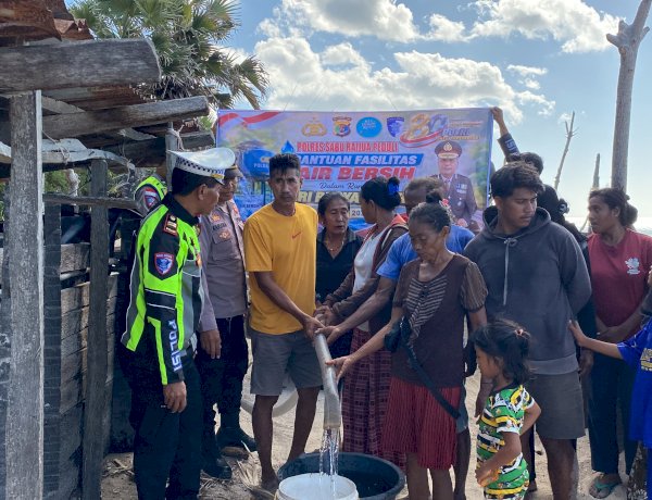 Satlantas Polres Sabu Raijua Salurkan Bantuan Fasilitas Air Bersih Sambut HUT Bhayangkara ke-80