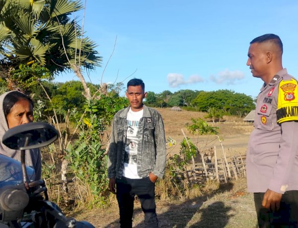 Cegah Gangguan Kamtibmas, Bhabinkamtibmas Desa Gurimonearu Gencarkan Edukasi Bahaya Hoaks dan Penipuan Online
