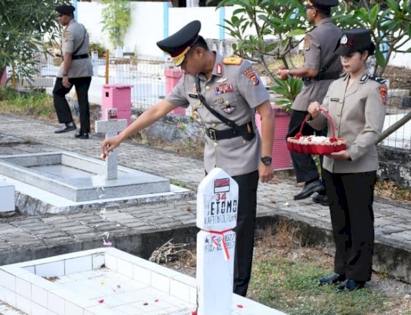 Polda NTT Gelar Upacara Ziarah Tabur Bunga di TMP Dharma Loka, Wujud Penghormatan kepada Jasa Para Pahlawan Jelang Hari Bhayangkara ke-80