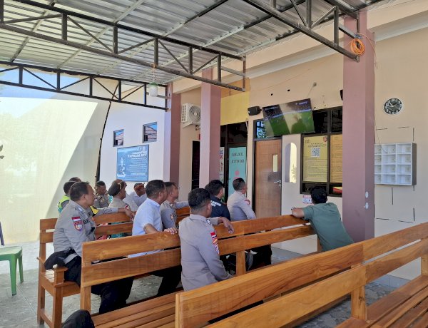 Anggota Polres Sabu Raijua Nobar Piala Dunia 2026, Pererat Kebersamaan Sambut Hari Bhayangkara ke-80