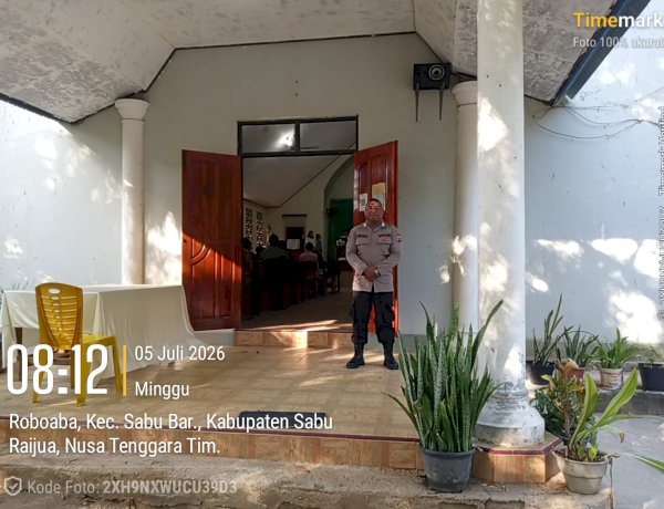Pastikan Ibadah Berlangsung Aman, Polres Sabu Raijua Laksanakan Pengamanan Misa Minggu di Gereja Santo Paulus Seba