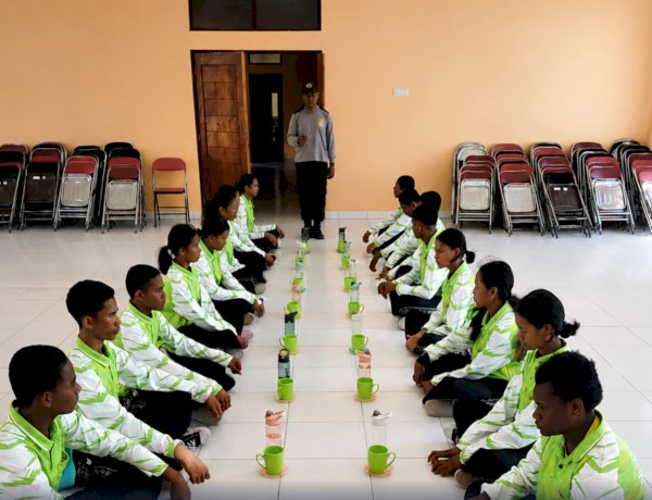 Semangat Nasionalisme Berkobar, Polsek Sabu Barat Gembleng Calon Paskibraka Kecamatan Raijua