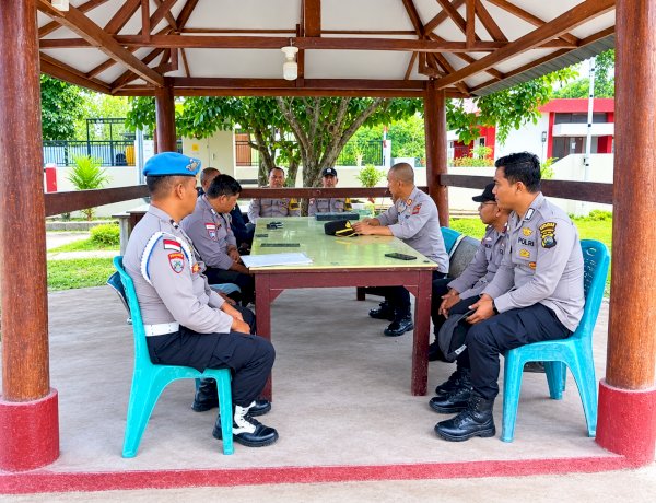 Tingkatkan Profesionalisme, Kapolsek Sabu Barat Gelar Anev untuk Optimalkan Pelayanan Masyarakat