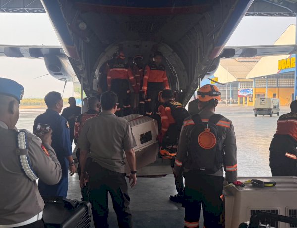 *Terus Bergerak Cepat, Polri Kembali Kirim K9, Obat-obatan dan 3,4 Ton Bantuan ke NTT*
